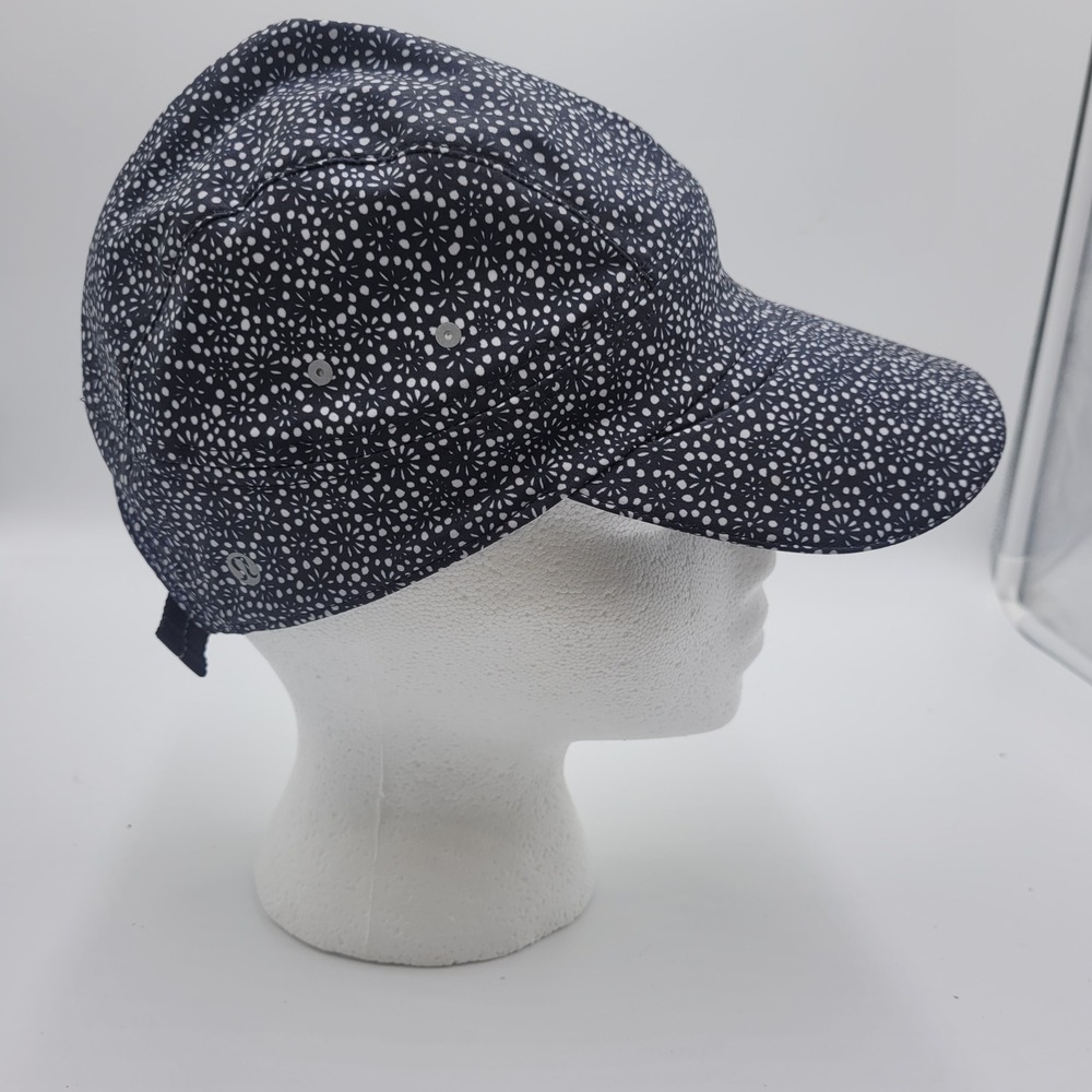 Lululemon Fast and Free Run Hat‎ Black White Floral Dot Adjustable Running Cap